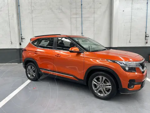 Kia Seltos EX PACK Aut usado (2020) color Naranja precio $289,601