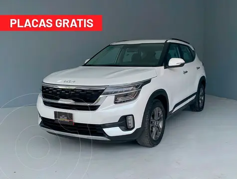 Kia Seltos SX usado (2023) color Blanco precio $389,000