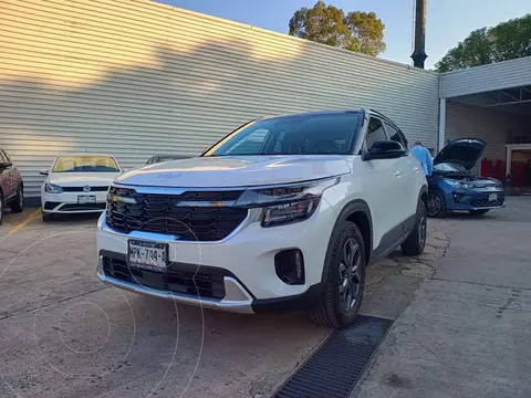 foto Kia Seltos EX Pack usado (2024) color Blanco precio $450,000
