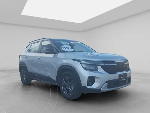 Kia Seltos EX Pack usado (2024) color plateado financiado en mensualidades(enganche $93,500 mensualidades desde $11,373)