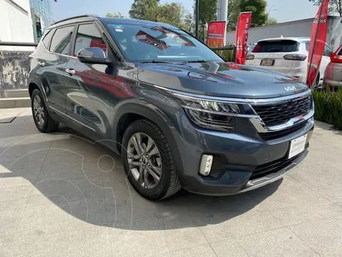 Kia Seltos SX usado (2022) color plateado precio $396,999