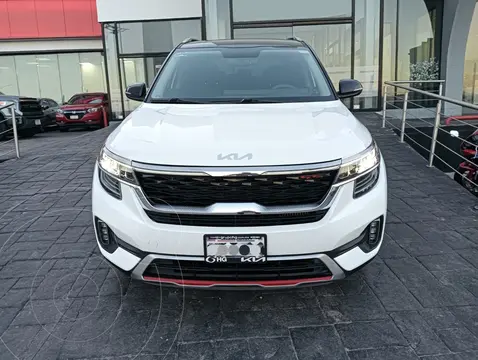Kia Seltos GT Line usado (2023) color Blanco precio $410,000