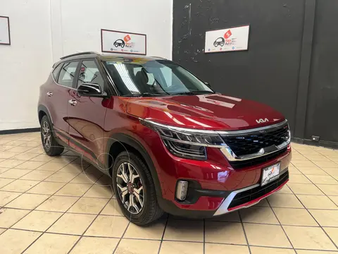 Kia Seltos GT Line usado (2022) color Rojo financiado en mensualidades(enganche $88,816 mensualidades desde $8,992)