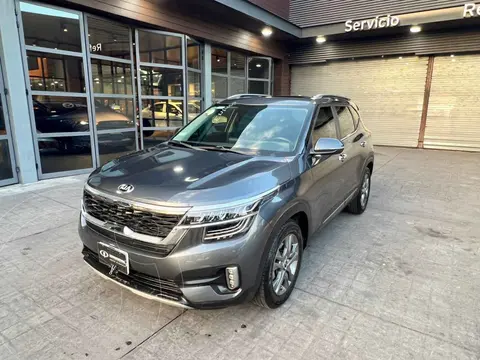 Kia Seltos SX usado (2021) color Gris precio $339,000