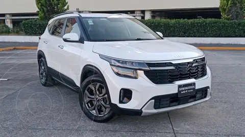 Kia Seltos SX usado (2024) color Blanco financiado en mensualidades(enganche $102,554 mensualidades desde $11,800)