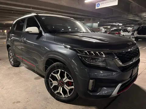 Kia Seltos GT Line usado (2023) color Gris Oscuro precio $429,900