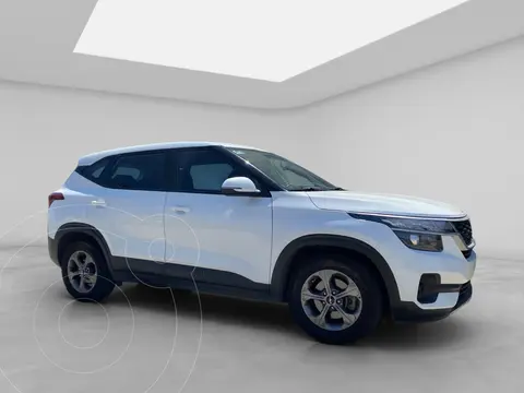 Kia Seltos EX Aut usado (2022) color Blanco precio $300,000