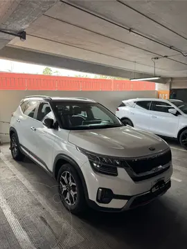 Kia Seltos GT Line Aut usado (2020) color Blanco Perla precio $284,000