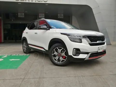 Kia Seltos GT Line usado (2022) color Blanco precio $503,800