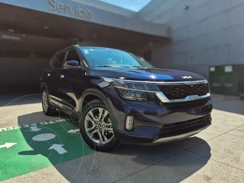 Kia Seltos SX usado (2023) color Azul financiado en mensualidades(enganche $94,620 mensualidades desde $10,887)