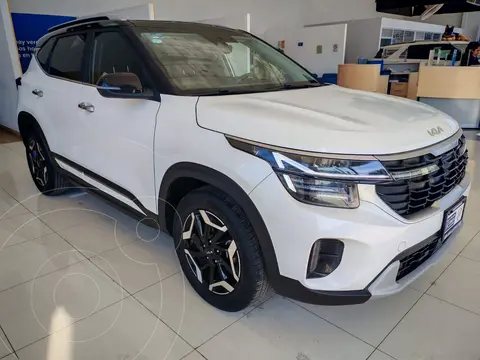 Kia Seltos SXL usado (2024) color Blanco Perla financiado en mensualidades(enganche $113,978 mensualidades desde $9,088)