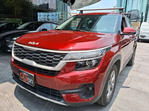 Kia Seltos EX Aut usado (2022) color Rojo precio $300,000