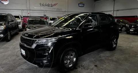 Kia Seltos EX Pack usado (2022) color Negro precio $369,000