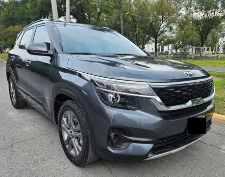 Kia Seltos EX Pack usado (2020) color Gris precio $338,000