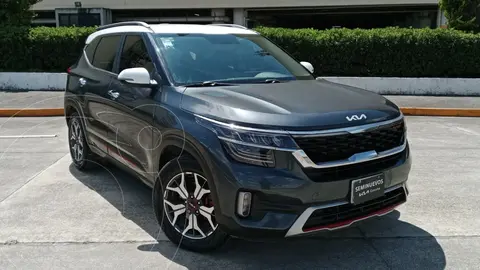 Kia Seltos GT Line usado (2023) color Gris Oscuro precio $419,800