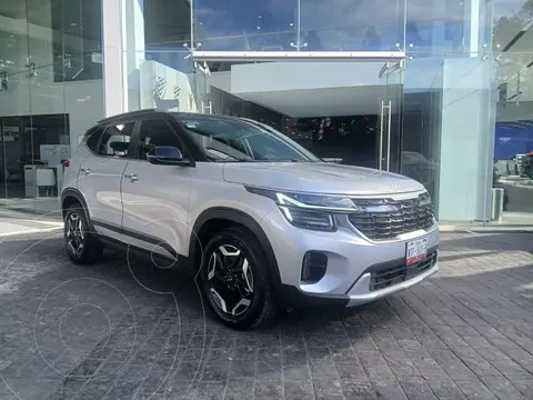 Kia Seltos SXL usado (2024) color plateado precio $440,000