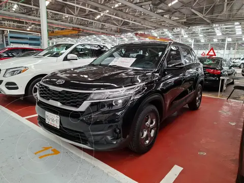 Kia Seltos EX PACK Aut usado (2021) color Negro Perla financiado en mensualidades(enganche $89,000 mensualidades desde $7,000)
