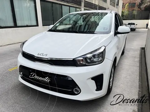 Kia Soluto 1.4L LX AC usado (2023) color Blanco precio $10.480.000