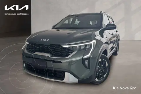 Kia Sonet SX usado (2024) color Verde financiado en mensualidades(enganche $100,825 mensualidades desde $8,655)