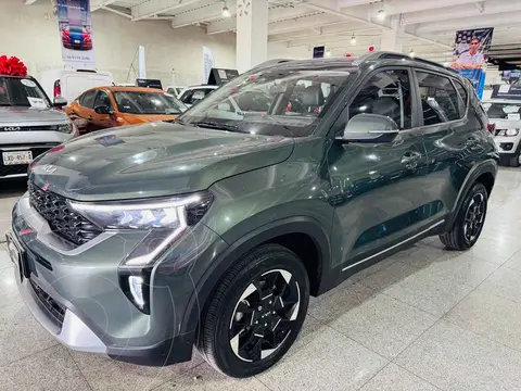 Kia Sonet SX usado (2024) color Verde financiado en mensualidades(enganche $106,248 mensualidades desde $8,128)