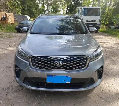 KIA Sorento EX 2.2 Aut 4x2 TDi usado (2019) color Gris precio u$s34.000