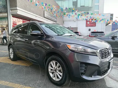 Kia Sorento 2.4L LX usado (2019) color Gris Oscuro precio $316,000