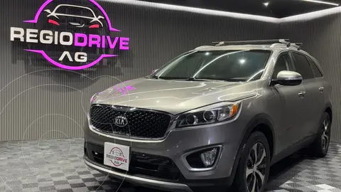 Kia Sorento 3.3L EX 7 Pas usado (2016) color Grafito precio $299,900