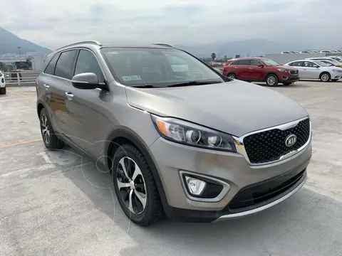 foto Kia Sorento 3.3L EX Pack Nav AWD 7 Pas usado (2016) color Gris Oscuro precio $345,000