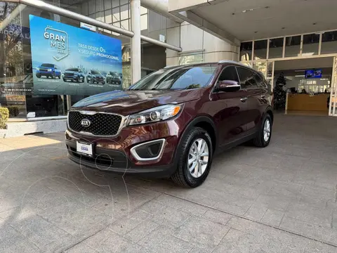 Kia Sorento 2.4L LX 5 Pas usado (2018) color Rojo financiado en mensualidades(enganche $84,656 mensualidades desde $9,009)