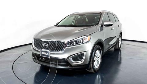 foto Kia Sorento 2.4L LX 5 Pas usado (2018) color Plata precio $322,999