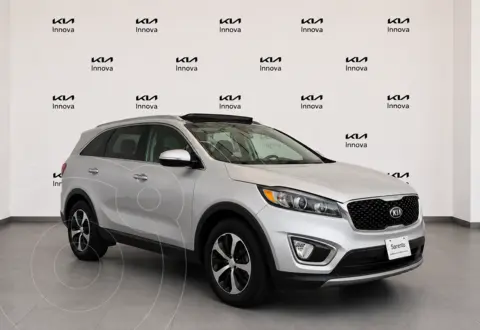Kia Sorento EX Pack usado (2018) color Plata Brillante precio $420,000