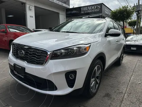 Kia Sorento 2.4L EX Pack usado (2019) color Blanco precio $379,900