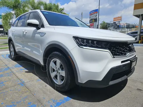 Kia Sorento 2.4L LX usado (2021) color Blanco precio $487,000