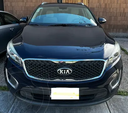 Kia Sorento 2.4L LX 5 Pas usado (2017) color Azul precio $270,000