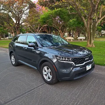 Kia Sorento 2.4L LX usado (2022) color Gris precio $424,900