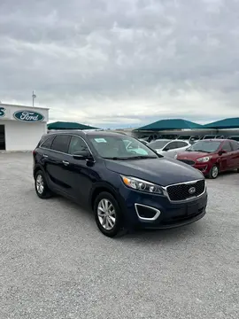 Kia Sorento 2.4L LX usado (2017) color Azul precio $315,000