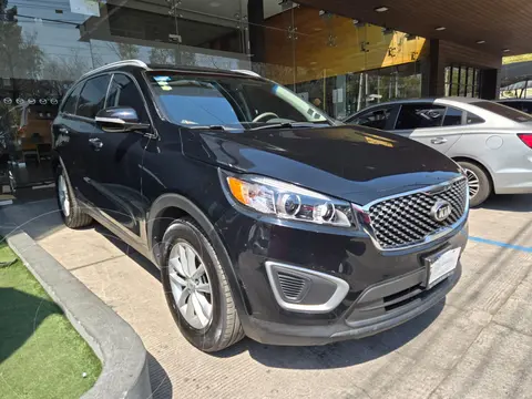 Kia Sorento 2.4L LX usado (2018) color Negro precio $257,000