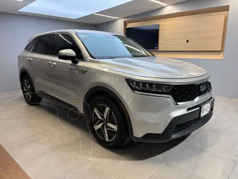 Kia Sorento EX Pack usado (2021) color plateado precio $470,000