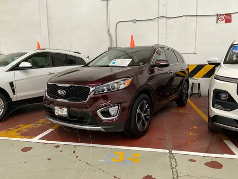 Kia Sorento 3.3L EX Pack usado (2017) color Cereza Oscuro financiado en mensualidades(enganche $105,000 mensualidades desde $13,750)