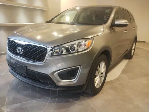 Kia Sorento 2.4L LX usado (2018) color Plata Titanium financiado en mensualidades(enganche $103,400)