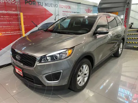 Kia Sorento 2.4L LX 5 Pas usado (2018) color Plata precio $389,100