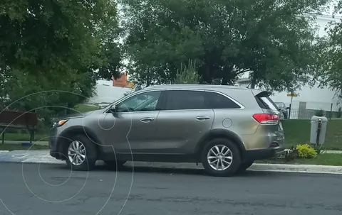 Kia Sorento 2.4L LX usado (2018) color Gris precio $259,000