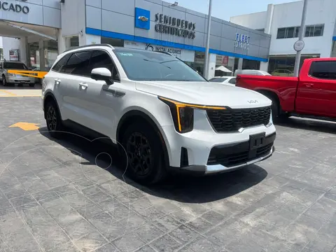 Kia Sorento SXL usado (2025) color Blanco financiado en mensualidades(enganche $280,875 mensualidades desde $18,714)