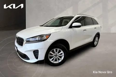 Kia Sorento 2.4L LX 5 Pas usado (2019) color Blanco precio $338,000