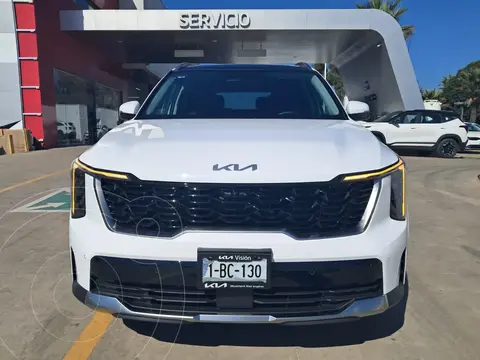 Kia Sorento SXL usado (2025) color Glaciar Blanco Perla precio $918,900