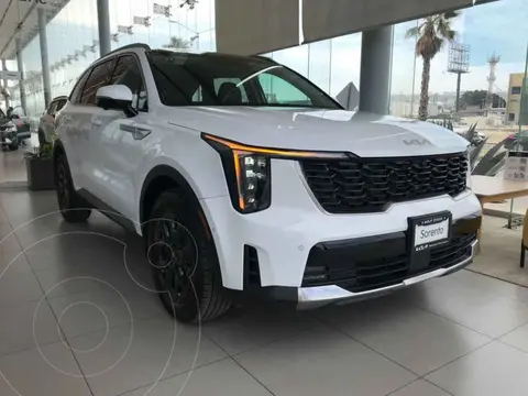 Kia Sorento SXL usado (2025) color GLACIAR BLANCO PERLA precio $890,000