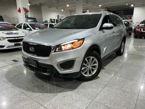 Kia Sorento 2.4L LX 5 Pas usado (2016) color Plata precio $251,000