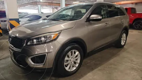 Kia Sorento 2.4L LX 5 Pas usado (2016) color Plata precio $298,000