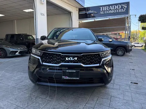 Kia Sorento EX usado (2023) color Negro financiado en mensualidades(enganche $126,000 mensualidades desde $17,204)