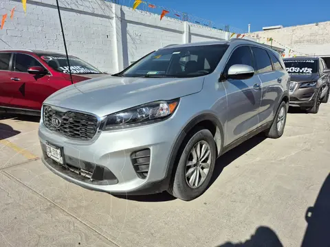 Kia Sorento 2.4L LX usado (2019) color Gris precio $405,000